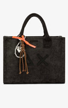 Carica l'immagine nel visualizzatore di Gallery, Shopping bag media in velluto
