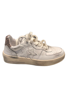 Sneakers padel in pelle bianca e dettagli leopardati con effetto "used"