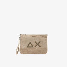 Carica l&#39;immagine nel visualizzatore di Gallery, Pochette in velluto con logo
