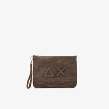 Carica l&#39;immagine nel visualizzatore di Gallery, Pochette in velluto con logo
