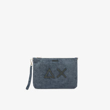 Carica l&#39;immagine nel visualizzatore di Gallery, Pochette in velluto con logo
