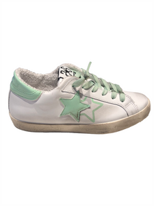 Sneakers in pelle bianca con dettagli verde menta